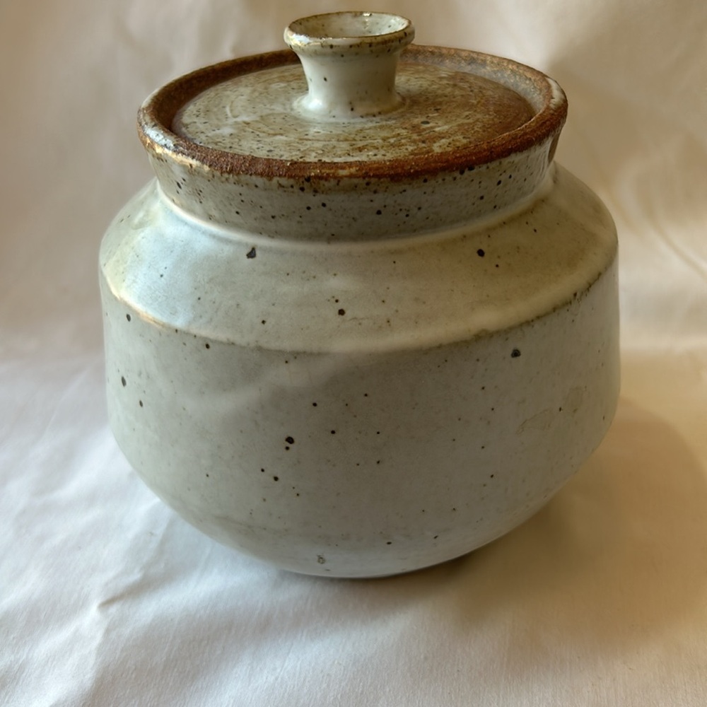 Stoneware Lidded Container - Picture 3 of 8